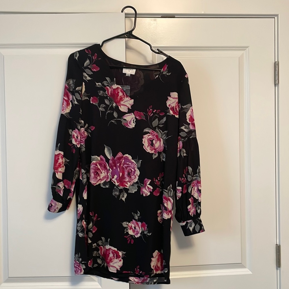 Floral long-sleeved shift dress